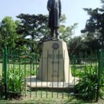 🌿 Plaza Jardines de Invierno: arte, historia y naturaleza en el corazón verde de Palermo