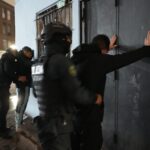 Operativo en el 1-11-14: 3 detenidos, 160 dosis de droga secuestradas y 5 locales clausurados en una noche de saturación policial en el Bajo Flores