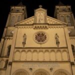 El santuario de los vitrales cambia la noche de Parque Chacabuco